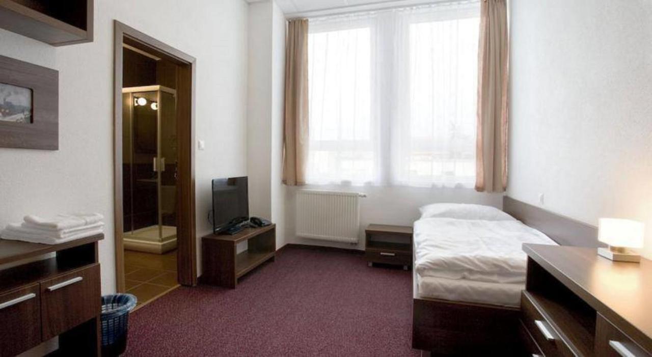 Hotel Branc, Garni Senica Exteriér fotografie
